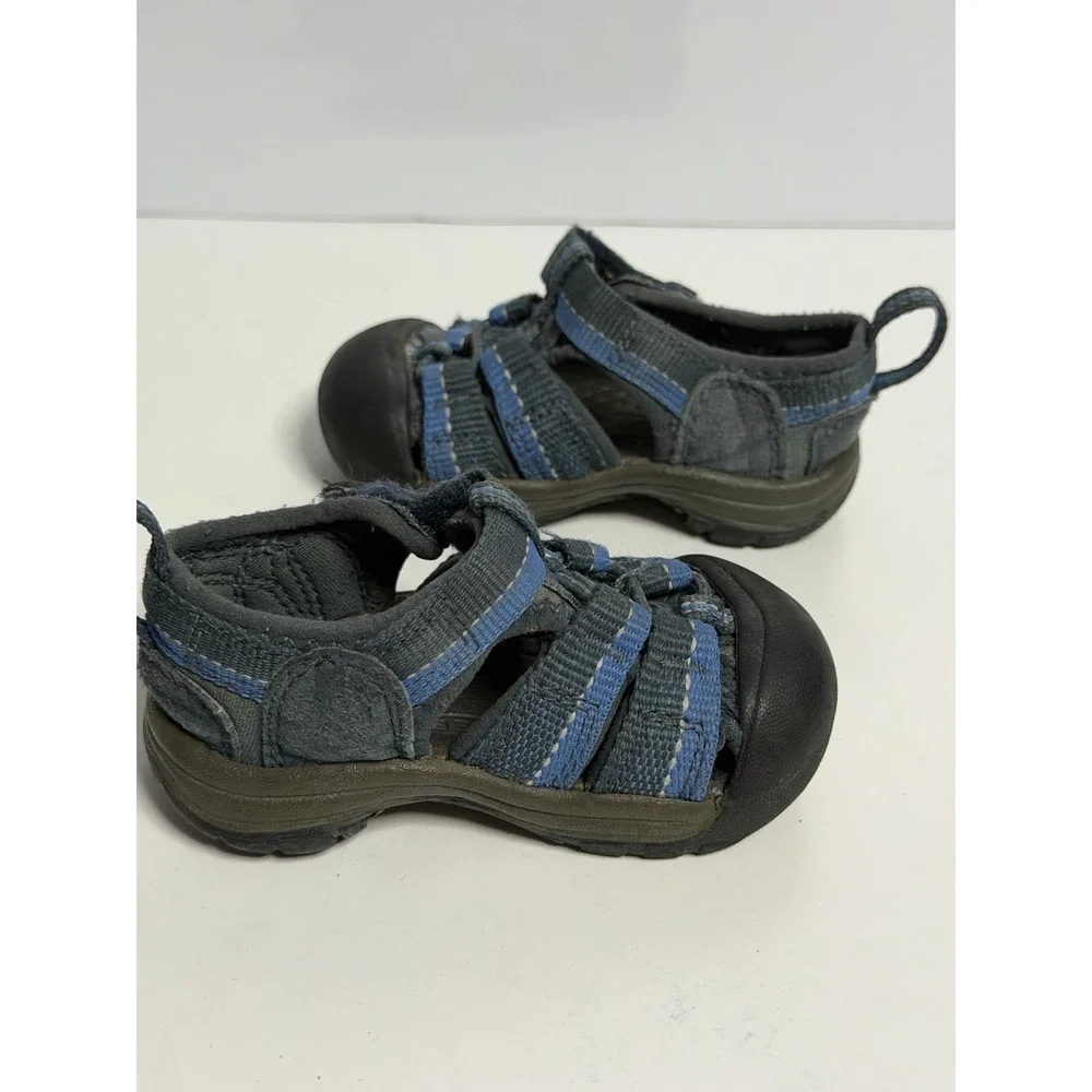 KEEN Newport H2 Sandals Kids Toddler Size 4 Closed Toe Water Shoes Washable C-4